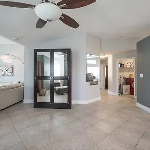 Modern Home! Pool & Jacuzzi Las Vegas
