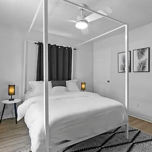 Zebra House - Close 2 Tampabay Has To Offer , Tampa USA