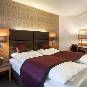 Club Cortina 4* Bécs
