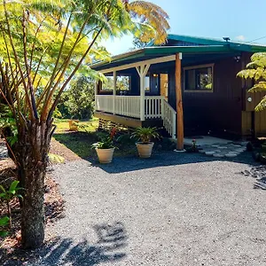 Fern Island Escape With Rainforest View! Apartment Volcano